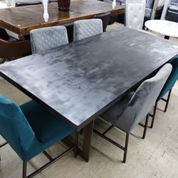 Nice Dining Table Set With 5 Chairs 