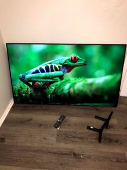 -FIRM PRICE NON-NEGOTIABLE- 65 In. Samsung 4k Crystal 7 Series 4k Smart TV W/Remote