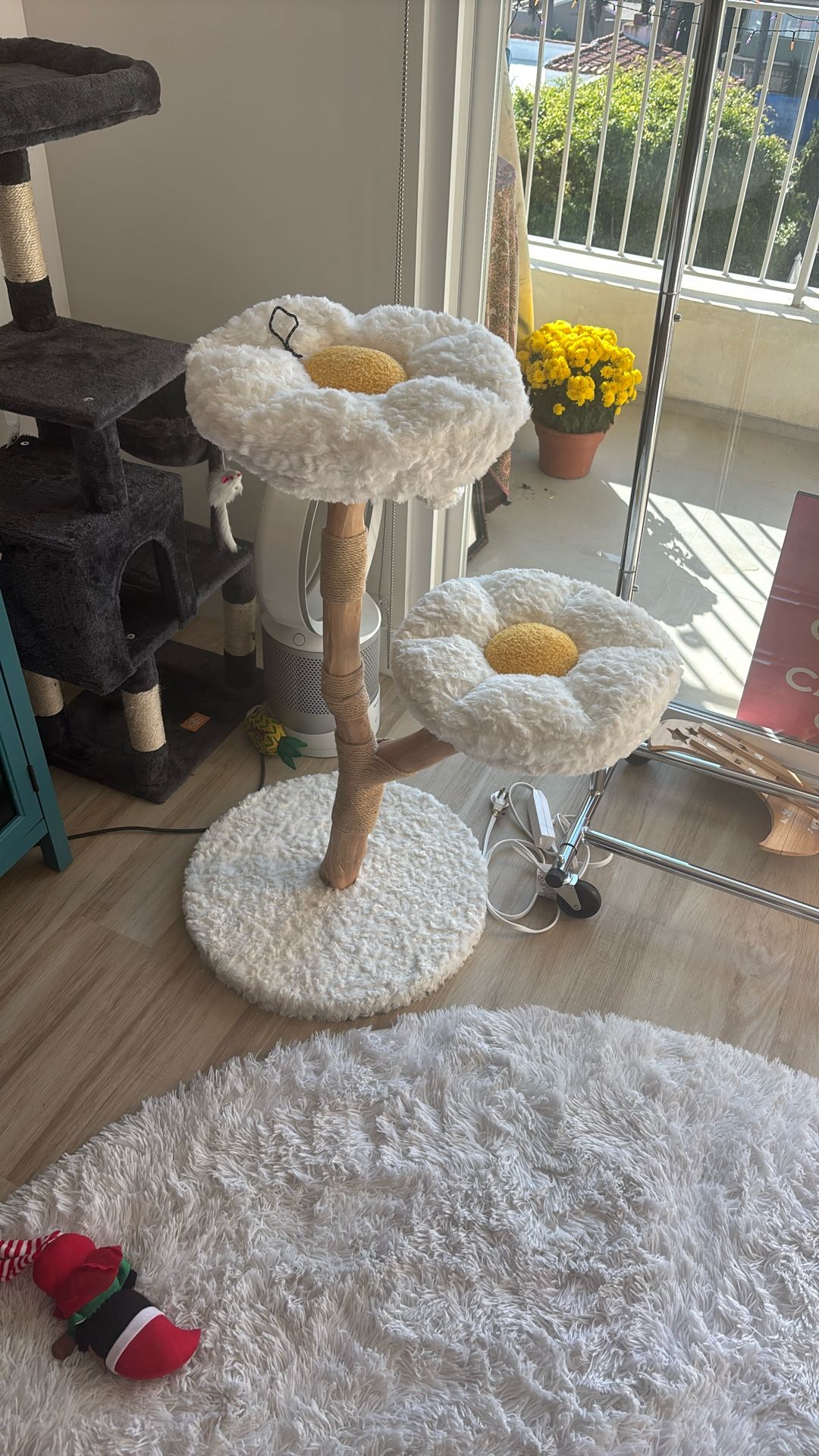 Cute Flower Cat Tree