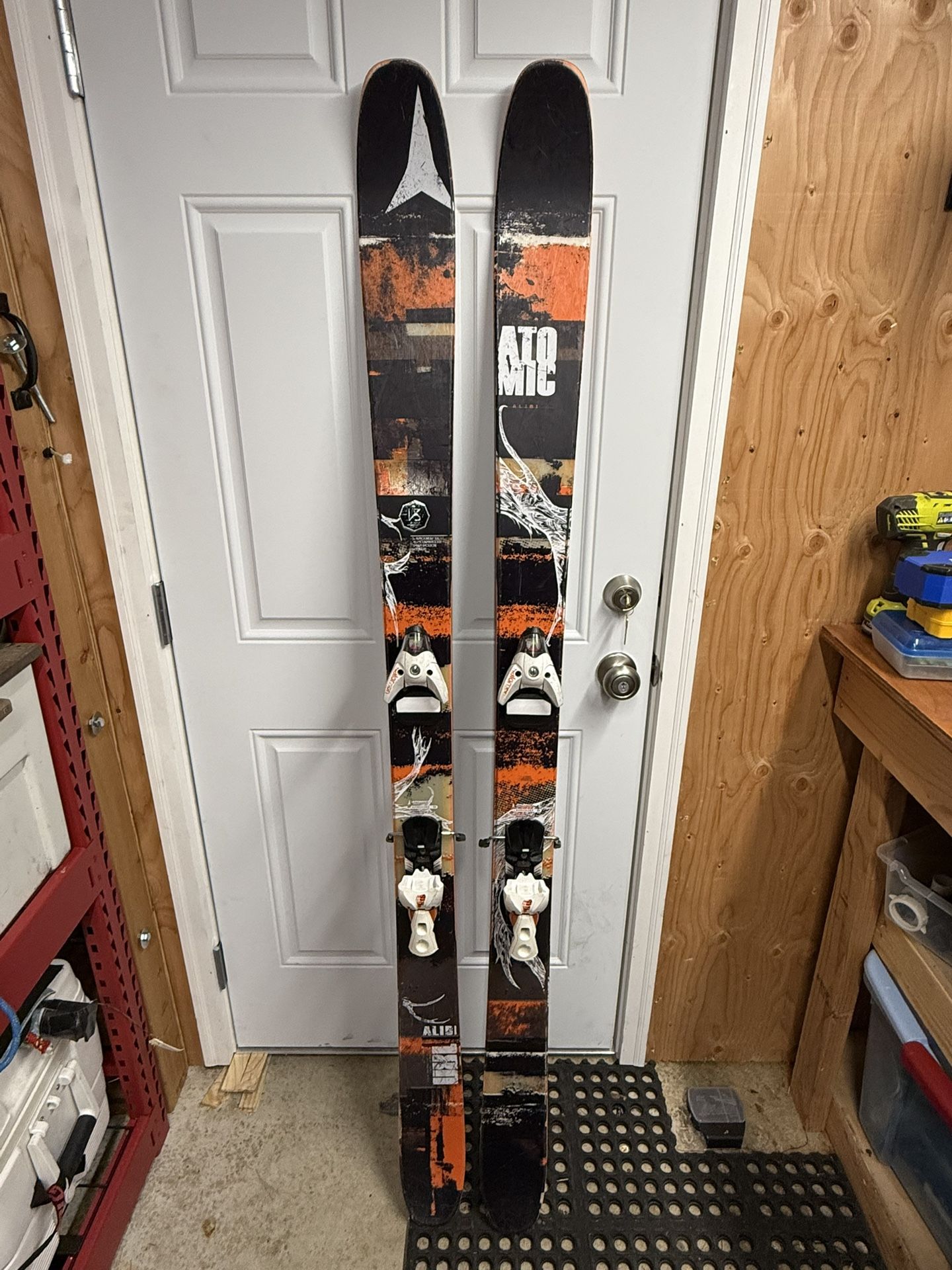 Atomic Alibi 180  + Salomon Bindings 