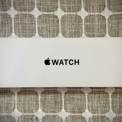 Apple Watch SE 2nd Gen 40mm GPS - BRAND NEW