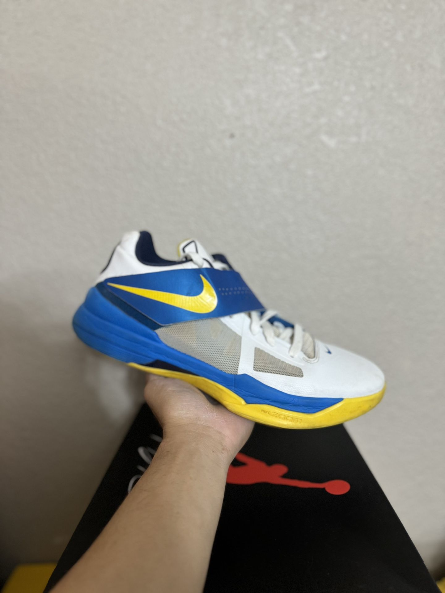 KD 4 Entourage size 12 USED