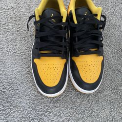 Yellow Low Dunks