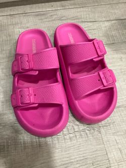 Women slippers size 10
