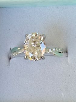 NEW Certified 2.0ct Oval cut moissanite D VVS1 S925 sterling silver engagement ring in size 7