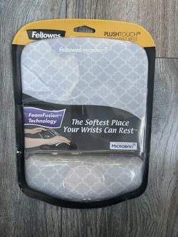 New Fellowes Mousepad 