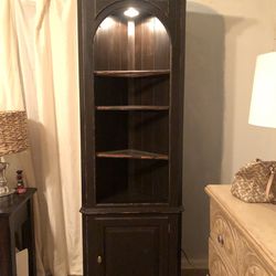Vintage Pine Lexington Corner Cabinet Lighted w Glass Shelves