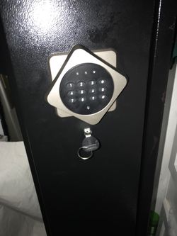 Barely Used Safe Model B2‑2D — Electric Keypad, 2 Keys, Mounting Bolts