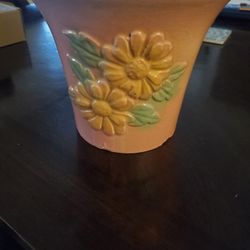 Hull USA Pottery Sunglow Pink Planter Pot #7 1/2-98 Yellow Flowers 6” Tall