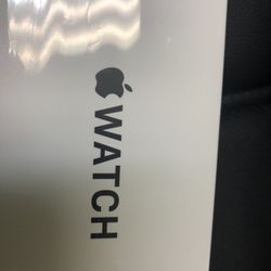 Apple Watch ⌚️ SE New In The Box 44mm Bought Yesterday $309 At Best Buy Get It Cheaper With Full Warranty Can Show The Receipt 