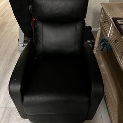 Black single recliner good condition