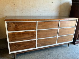 Mid century 9 drawer dresser