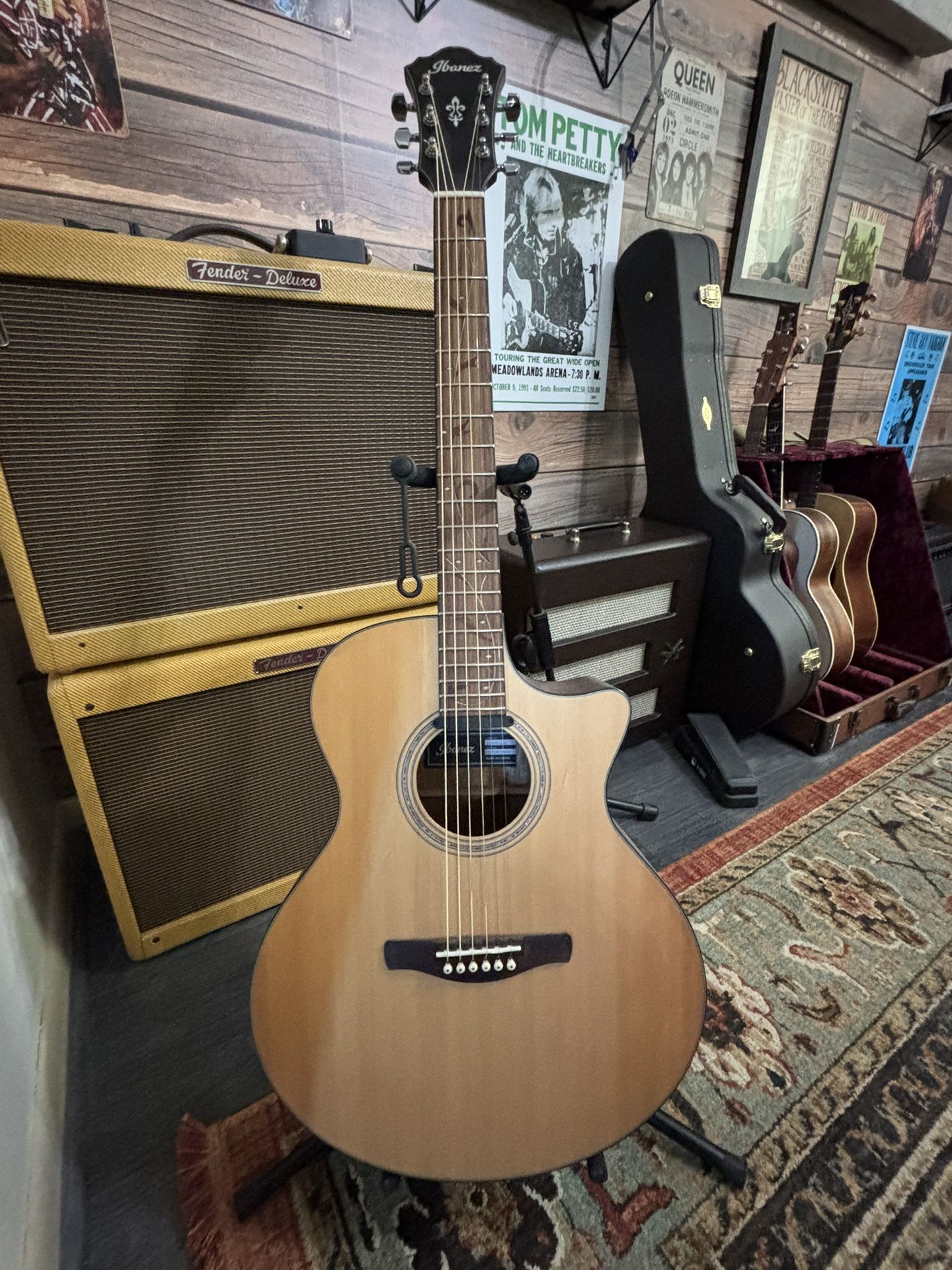 IBANEZ ACOUSTIC/ Electric GUITAR