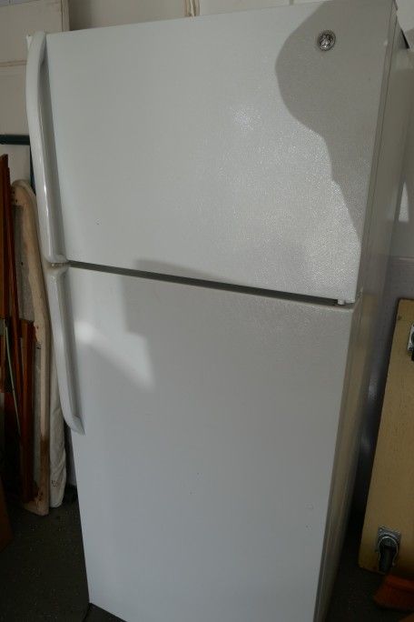 Refrigerator - GE - White