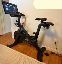 Peloton Bike+ (swivel touchscreen)