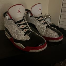 Worn Black/university Red/nior Jordan 6’s- Size 10