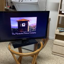 Scepter 32” W/DVD Player 