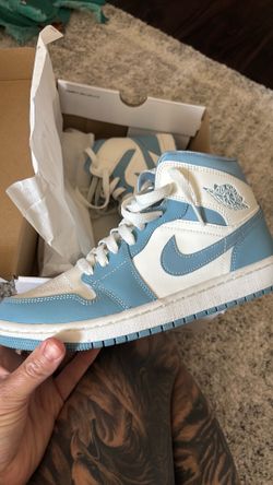 Jordan 1 MID size 7 M 8.5 W