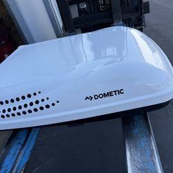 Dometic Penguin II 11,000 BTU Air Conditioner White  640310C451C0
