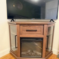 BELLEZE 43" Corner TV Stand with 18" Electric Fireplace Heater for TVs up to 43", Modern Corner Wood Entertainment Center with Glass Door Storage Cabi