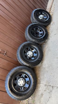 17” Chevy cop styles on all terrain cooper tires with TPMS sensors 95% life