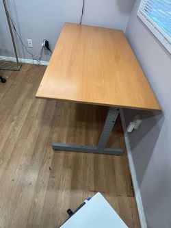 Desk Good Condition