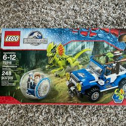 Jurassic World Dilophosaurus Ambush LEGO Set 75916