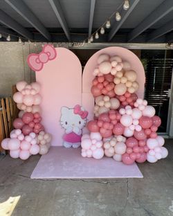Hello Kitty Balloon Decor