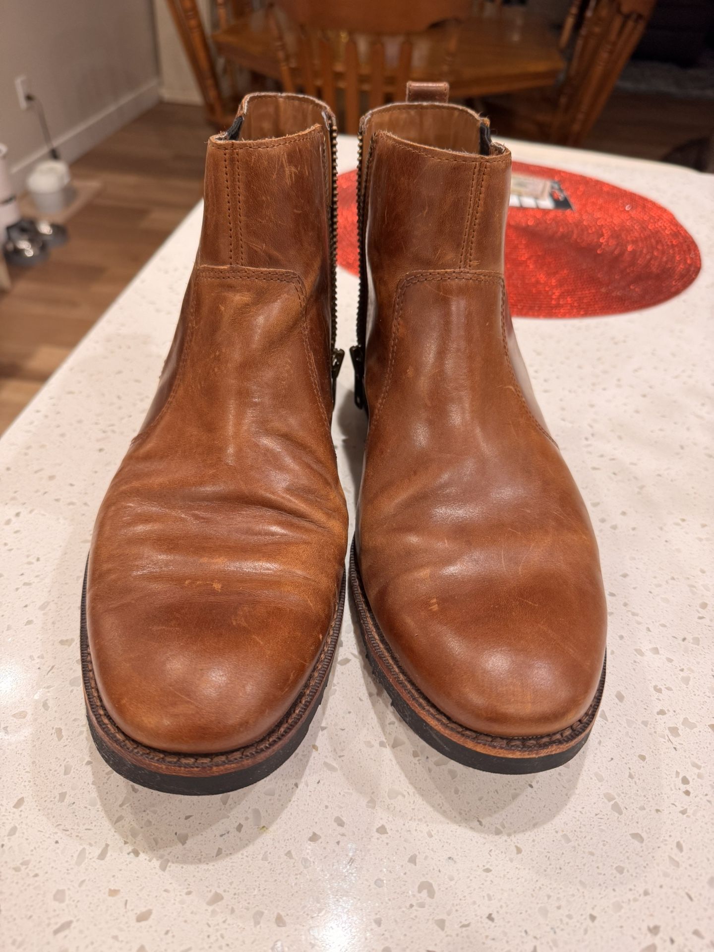Never worn Timberland Kendrick Men’s Chelsea Boots in Brown A1N1K Size 10.5