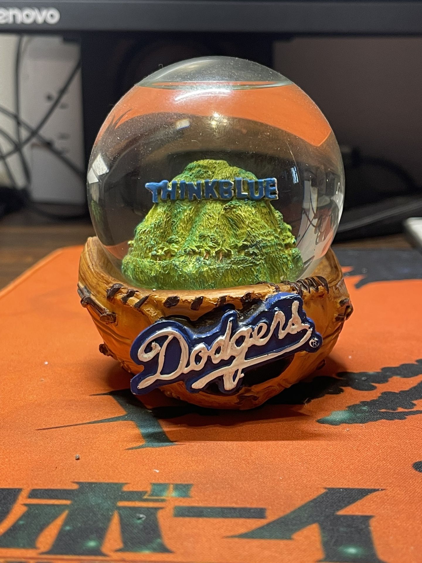 VINTAGE Dodgers “Think blue” Snow Globe