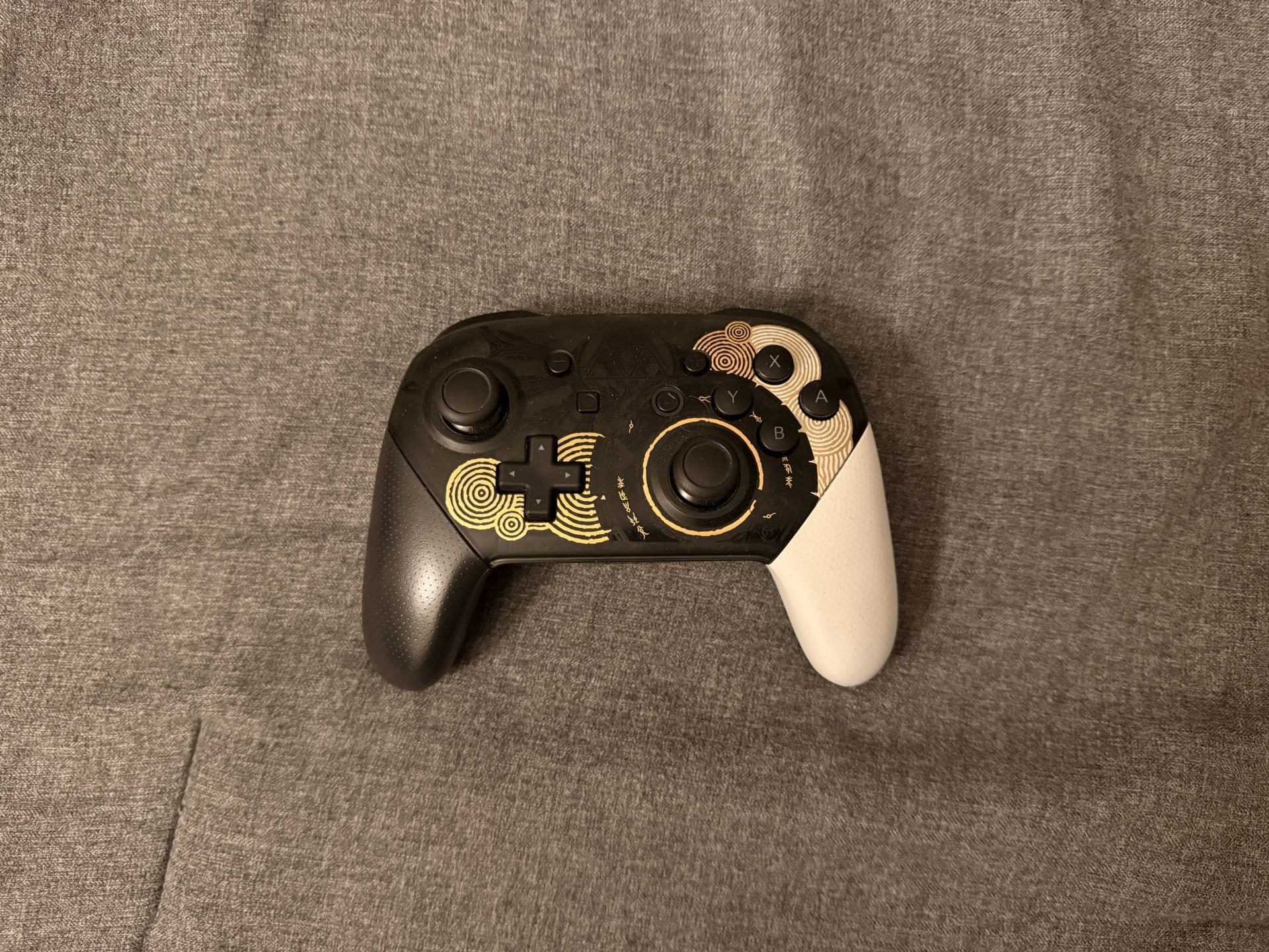 Nintendo Switch Pro Controller – Zelda: Tears of the Kingdom Edition (No Box)