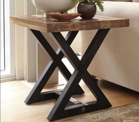 Pair of end tables