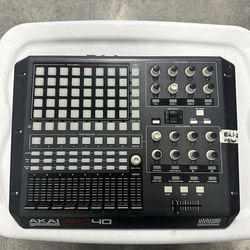 Studio Gear Bundle / Ableton APC40 + Audio Interface + MIDI + Camera + Wii