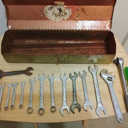 Mechanical tools with a box