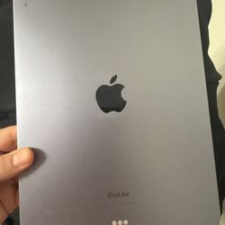 iPad Air 64Gb - 5th Gen LIKE NEW !