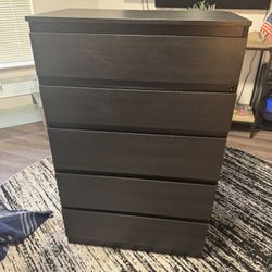 Wooden 5 Drawer Dresser