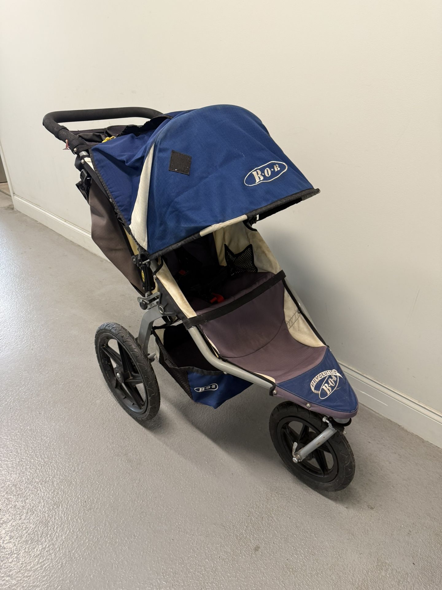 BOB Single Stroller (Good condition) PICK UP IN CORNELIUS