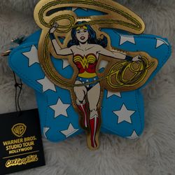 Cakeworthy Wonder Woman Star Crossbody Bag