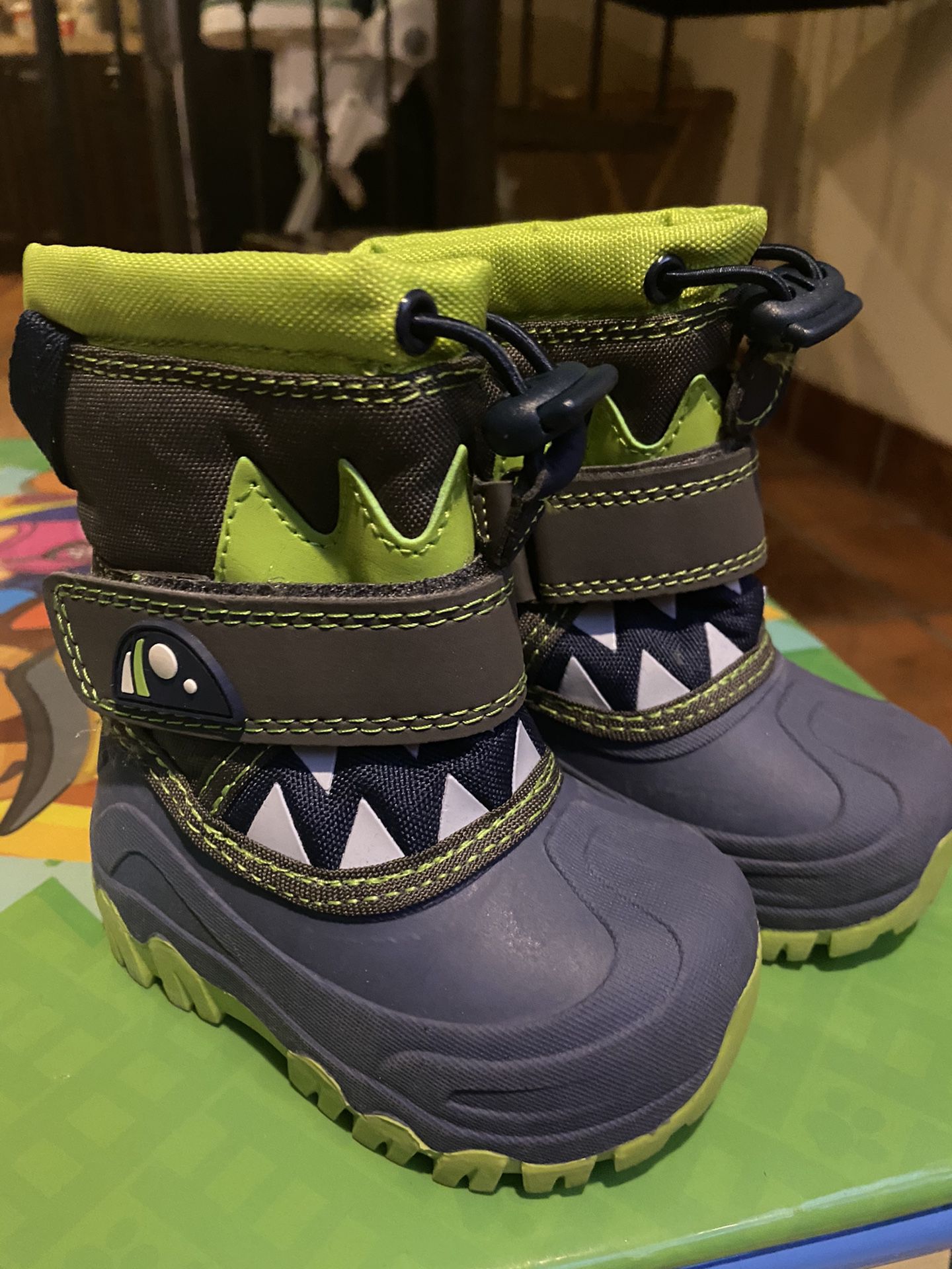 Thermolite Toddlee Snow Boots SIZE 5