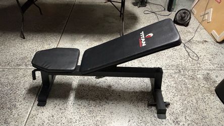 Titan Fitness Adjustable Bench