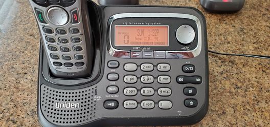 Uniden digital 5.8 GHz cordless phone *NEW BATTERIES*