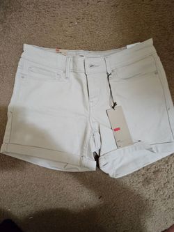 Levi shorts size 28 New with tags