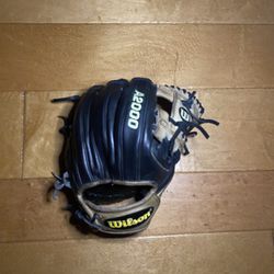 Baseball Glove A2000
