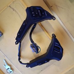 Infiniti G37 Steering Wheel Cruise Control Buttons 
