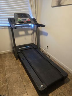 Treadmill Pro-Form Delivery Available 

P