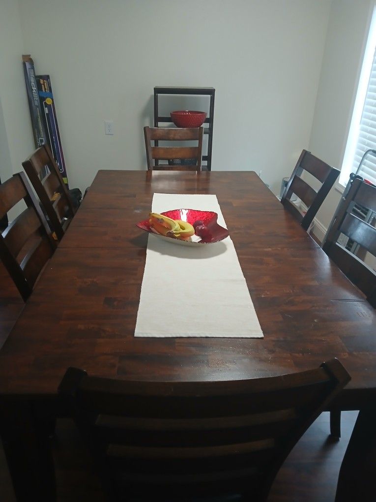 6 Chairs Table