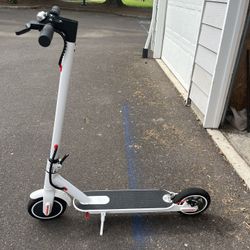 Electric Scooter (missing Back Fender)