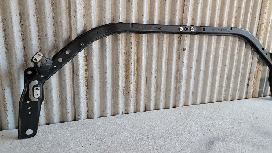 2020-2024 Ford Explorer Front Radiator Upper Tie Bar OEM 