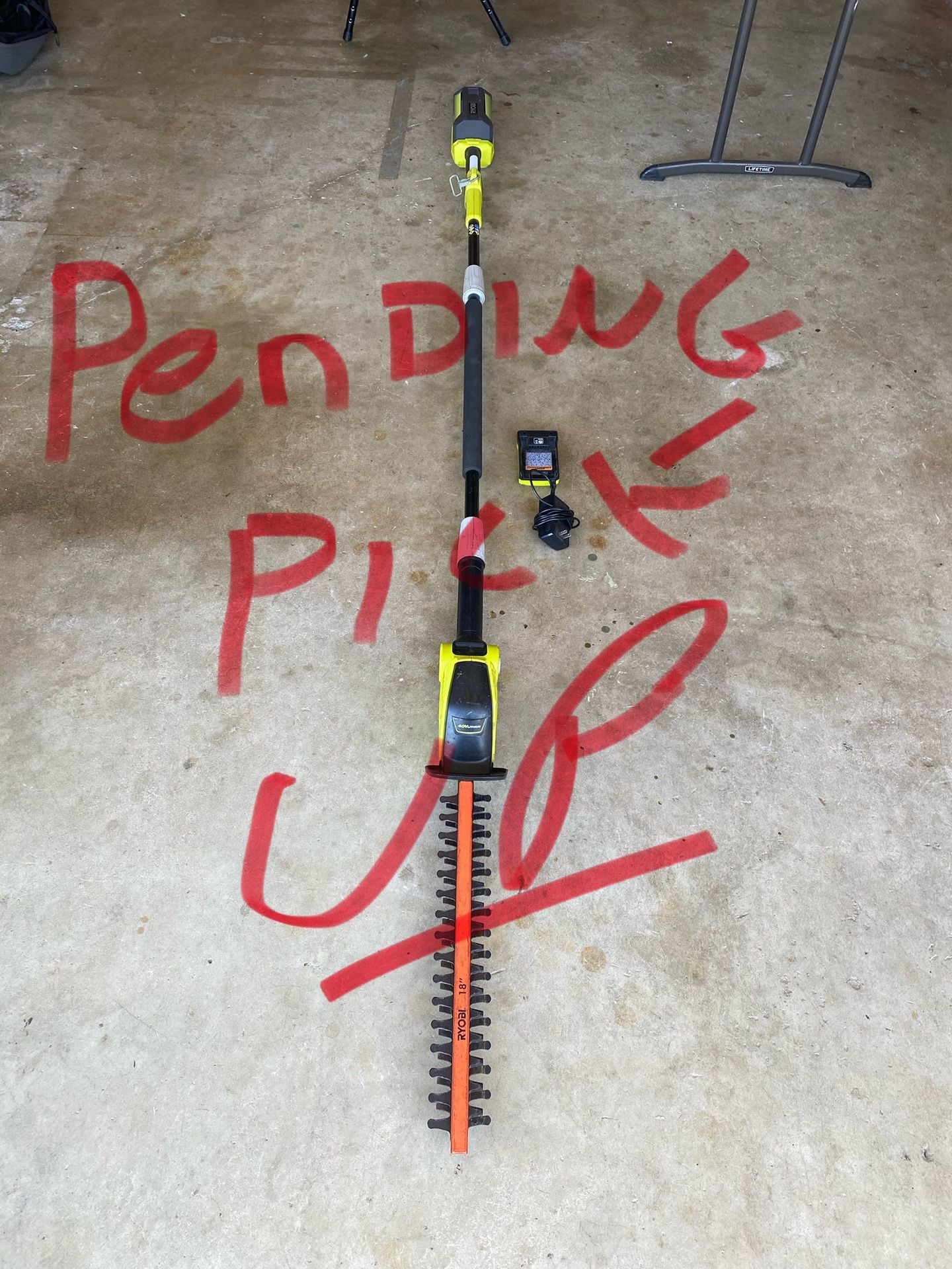 RYOBI TRIMMER
