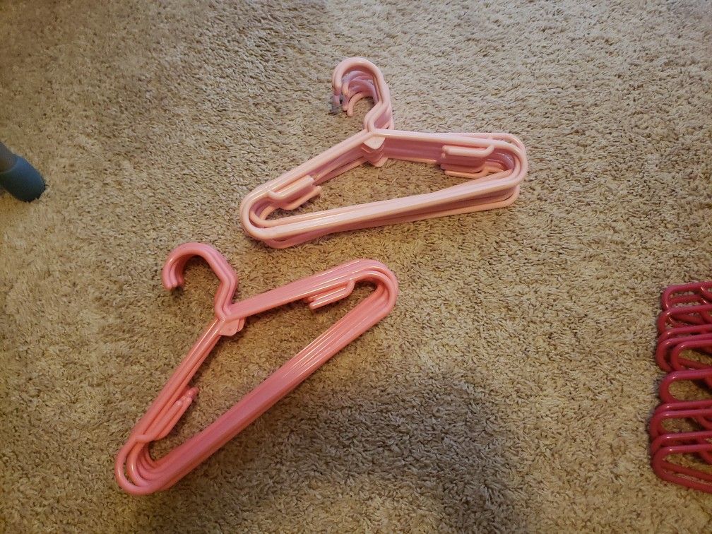 18 Hangers For Baby/toddlers Clothes